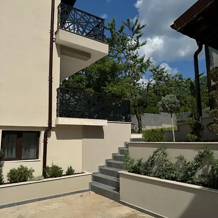 B&B Rooms ゲストハウス Zgorigrad
