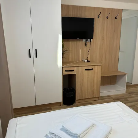 B&B Rooms ゲストハウス *