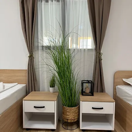 B&B Rooms ゲストハウス