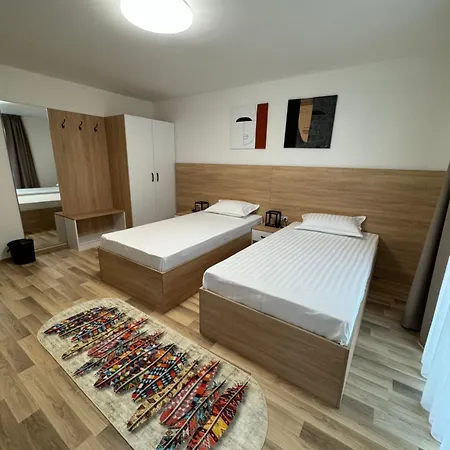 B&B Rooms ゲストハウス *