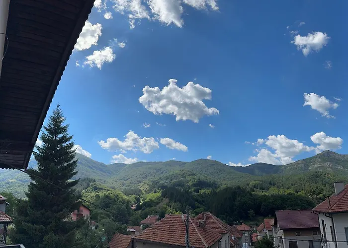 Гостевой дом B&B Rooms *